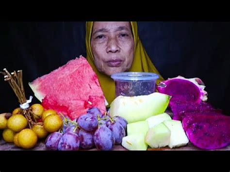 Mukbang Buah Buahan Kurma Semangka Buah Naga Anggur Melon Kelengkeng