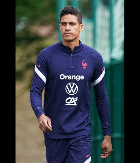 Photo Raphael Varane Entrainement De L Equipe De France A Au Centre