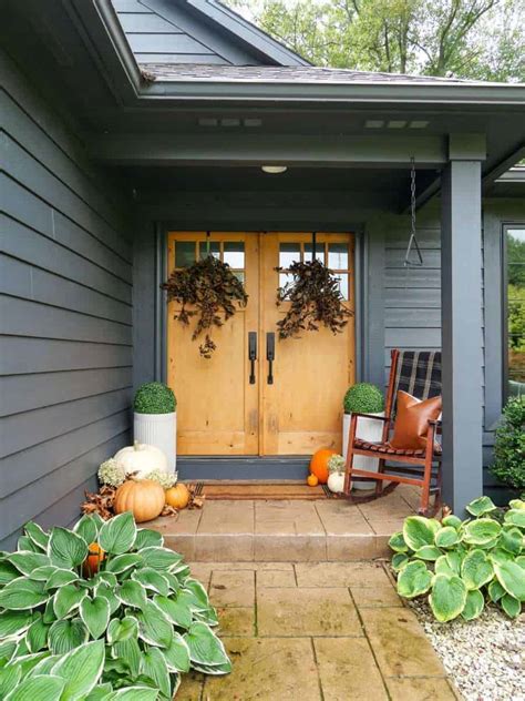 Simple Rules For Decorating A Small Porch Fall Decorating Ideas