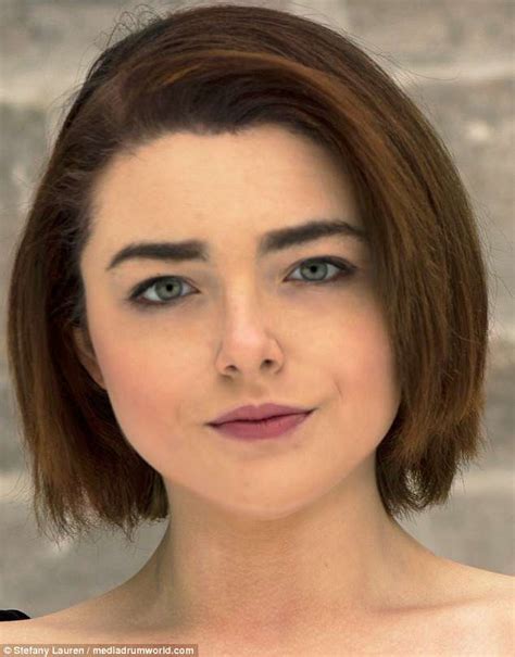 Maisie Williams Look Alike Cosplays As Arya Stark Daily Mail Online