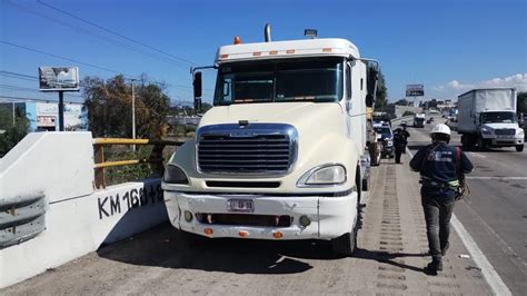 Tras Persecución Le Dan Alcance A Un Tracto Robado Noticias De Querétaro