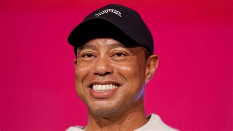 Tiger Woods Returns To Pga Tour Schedule Caddie Clothing And Key