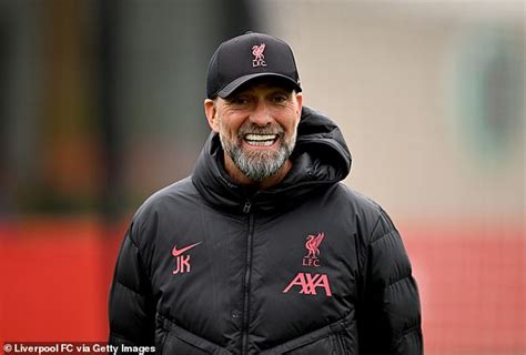 Jurgen Klopp Admits Liverpools Clash With Manchester United Feels Like A Derby Daily Mail