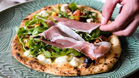 No Music Prosciutto Rocket Fig And Goat Cheese Pizza Recipe Ideas