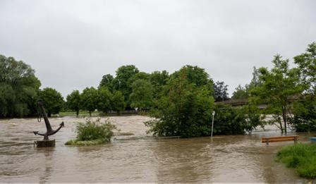 Hochwasser In M Nchen Dwd Warnt Erneut Vor Dauerregen