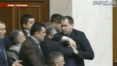 VIDEO Ukraine des députés se battent en pleine session du Parlement