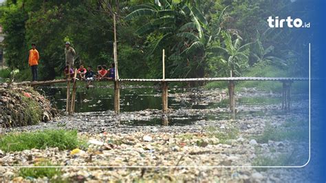 Sampah Di Kali Pisang Batu Bekasi