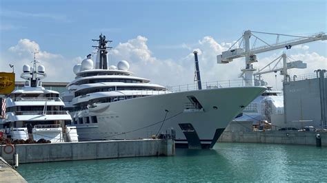 Italy Seizes Superyacht Tied to Putin - The New York Times