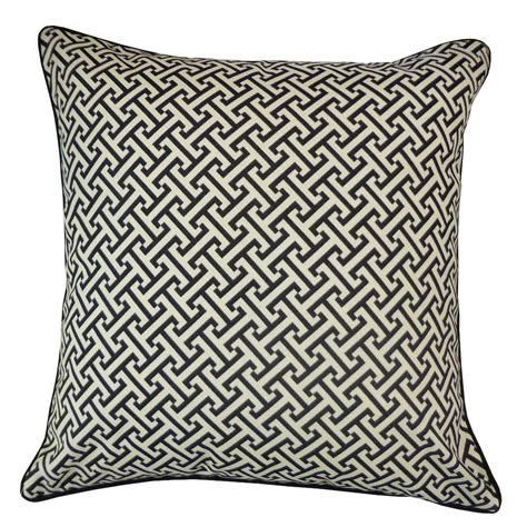 Outdoor Throw Pillows - Bed Bath & Beyond