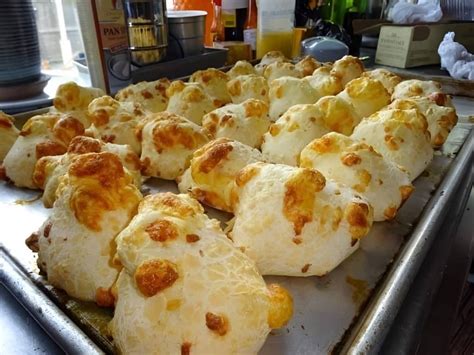 Pão de queijo mineiro tradicional receita do melhor pão de queijo do Brasil