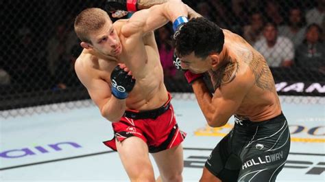 Arnold Allen Suffers First UFC Defeat As Max Holloway Wins Decision