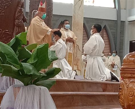 Tahbisan Imam Di Gereja Katedral Sanggau Kalbar Dua Imam Diosesan