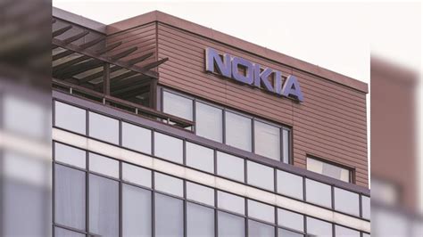 Nokia CEO Pekka Lundmark makes world's first 'immersive' phone call ...