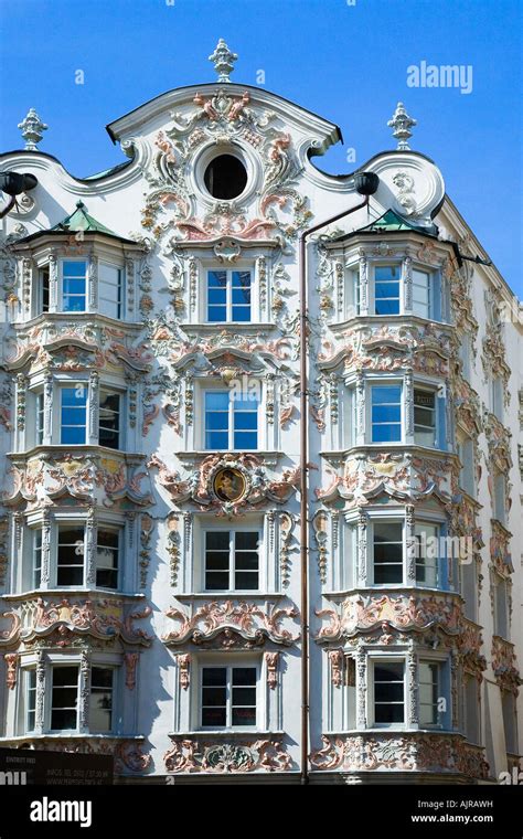 Edificio Pintado Innsbruck Fotograf As E Im Genes De Alta Resoluci N