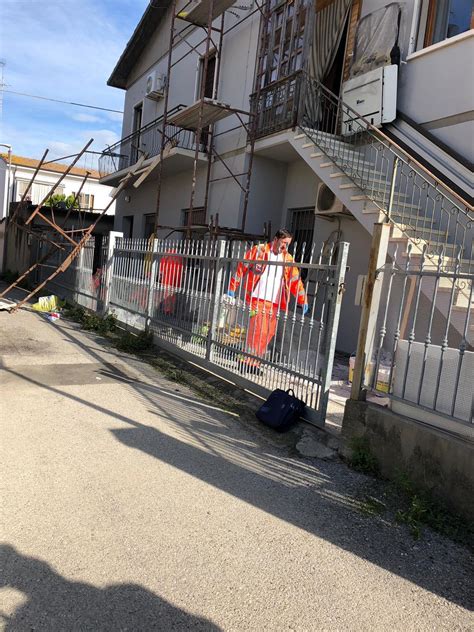 Cade Da Un Impalcatura Muore Operaio Edile Di Anni La Nuova Ferrara