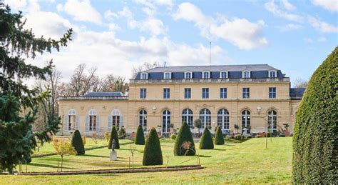 Saint Germain En Laye The Ch Teau Du Val Transformed Into A Country