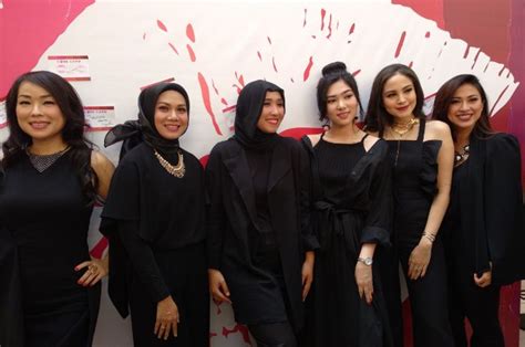 Contek Yuk Trik Lipstik Ombre Yang Cantik Dan Tetap Natural Ala Isyana Sarasvati