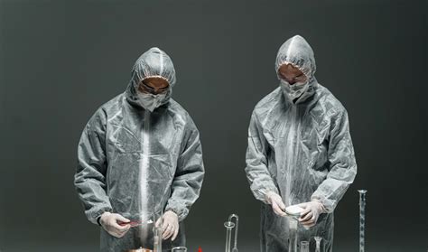 HEIS Global's Sustainable Revolution: RPET Packaging and Precision in