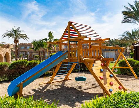 utopia beach hotels entertainment