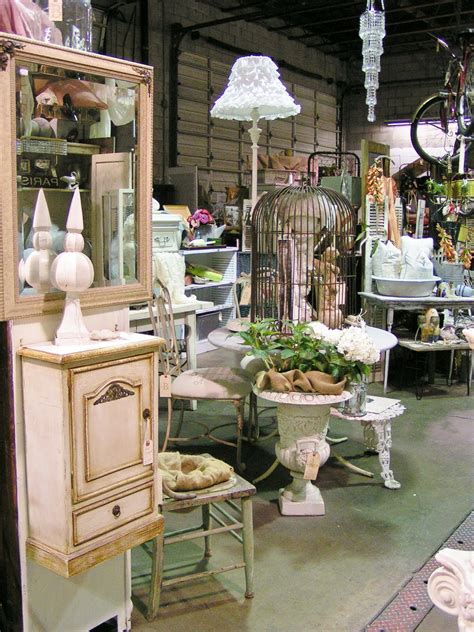 Blossoms Vintage Chic: Urban Barn ~ Flea Market Weekend