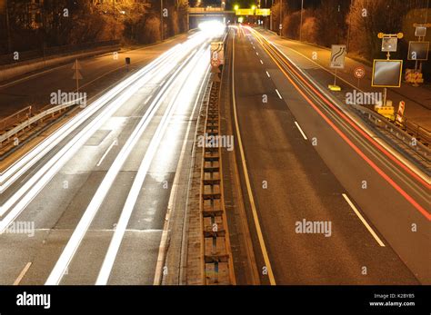 Baustelle Autobahn Nacht Abend Fotos Und Bildmaterial In Hoher