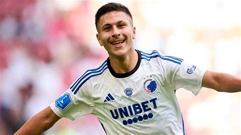 Duo Manchester Bersaing Untuk Dapatkan Pemain FC Copenhagen Roony