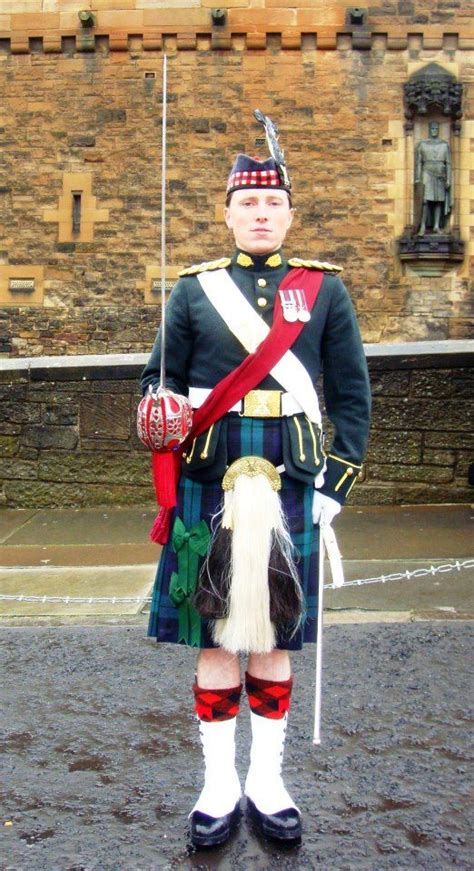 Lieutenant of the 6th Battalion Royal Regiment of Scotland Scottish Dress, Scottish Kilts ...