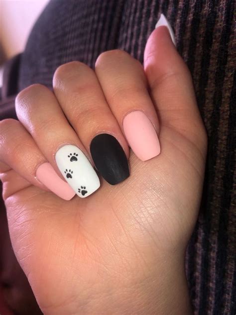 Cute Minimalistic Animal Print Nails In 2022 Paw Print Nails Paw