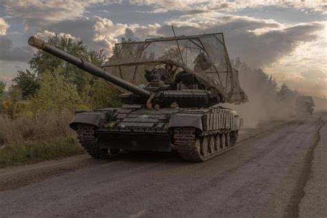 Ukrainian Paratroopers Destroy Rare Russian Terminator Vehicle In