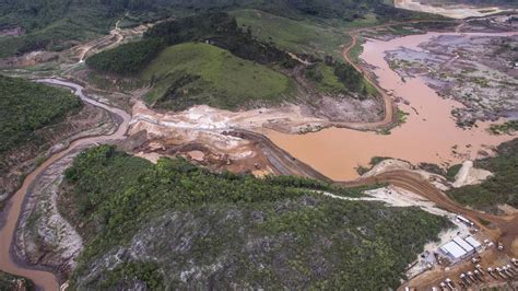 Umweltkatastrophe In Brasilien Bergbau Konzerne Schlagen Summe