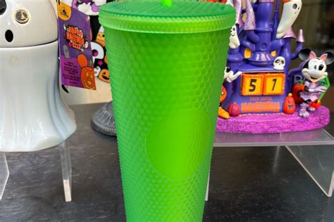 Disneyland Green Studded Tumbler Munimoro Gob Pe