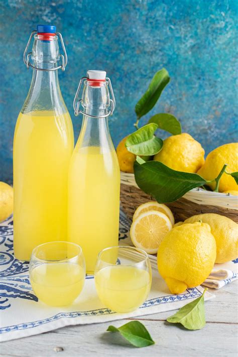 Limoncello La Ricetta Del Liquore Italiano Fatto In Casa