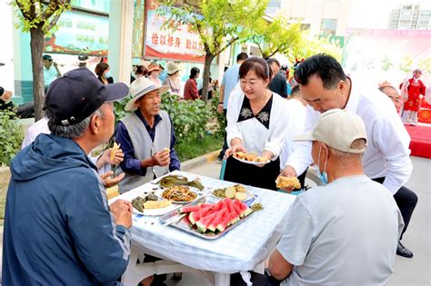 临泽县人民政府 沙河镇：幸福互助院里粽飘香