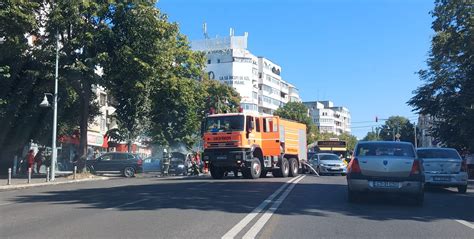 O mașină a luat foc pe bulevardul Tomis din Constanța VIDEO CT100 ro