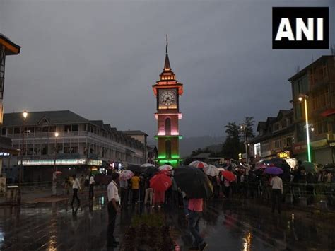 Tiranga flies atop famous clock tower in Srinagar's Lal Chowk: Peace ...