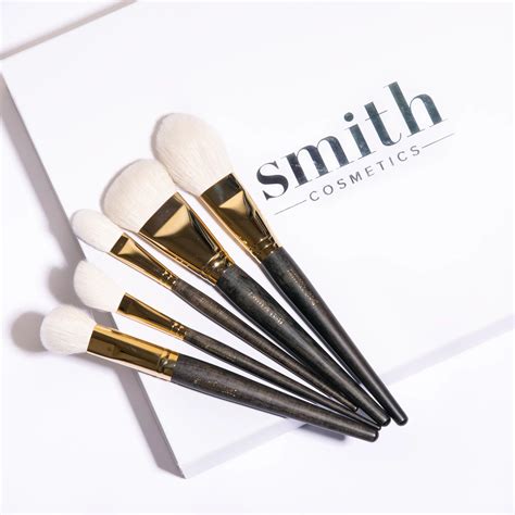 Smith Makeup Kit | Saubhaya Makeup