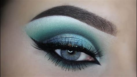 Turquoise Makeup