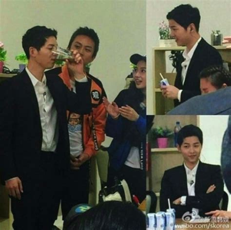 Song Joong Ki Spotted Filming Chinese "Running Man" | Soompi