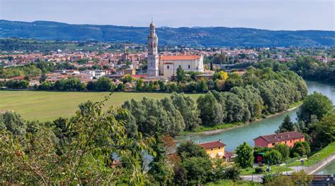 Capodanno Tra Verona Ed Il Lago Di Garda A Bussolengo Giorni In