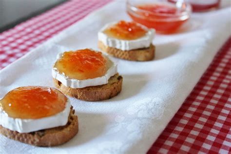 Bocaditos De Queso De Cabra Y Mermelada De Tomate Bocaditos De Queso