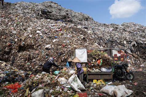 Oil and chemical giants behind ‘end plastic waste’ initiative produced