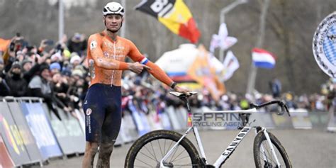 Mondiali Ciclocross Mathieu Van Der Poel Dominatore A Tabor Sesto