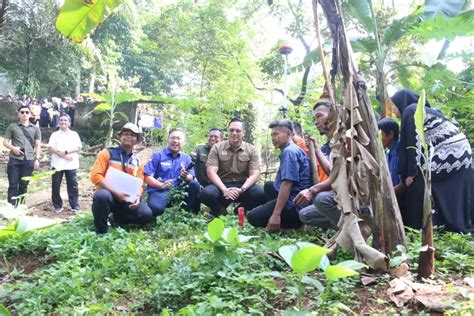 Saksikan Pengukuran Tanah Di Tapos AHY Minta Kepala BPN Depok Jangan