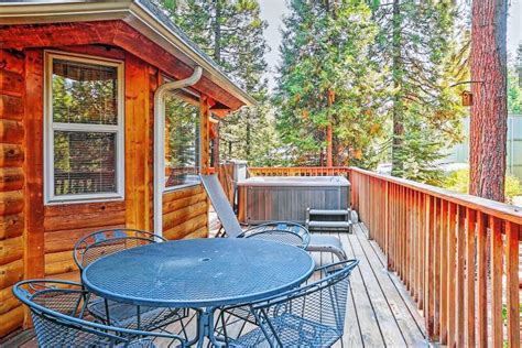 Cabins with Hot Tubs near Shaver Lake from $89 | HomeToGo