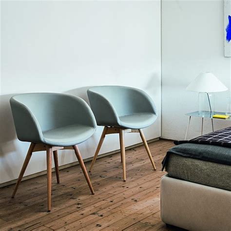 Chaise scandinave avec accoudoir Le monde de Léa