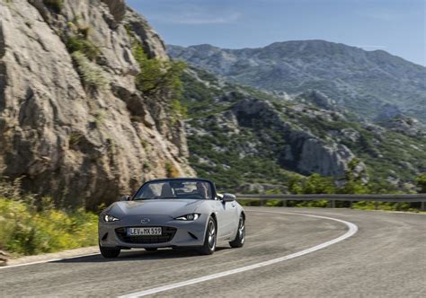 Foto Mazda Mx 5 2024 Aero Grey Patentati