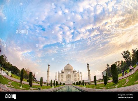 Taj Mahal Exterior View Agra Uttar Pradesh India Stock Photo Alamy