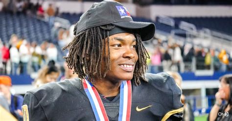 Star Terry Bussey Arrives In Baton Rouge For Lsu Visit On