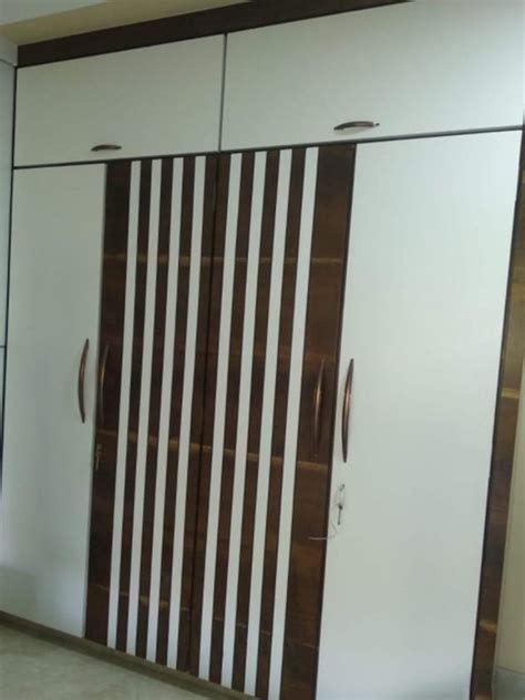 Door Wall Fixed Wooden Wardrobe With Locker At Rs Sq Ft In