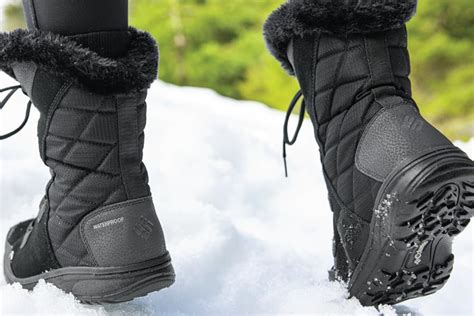 These Bestselling Snow Boots Have Over 27,000 5-Star Reviews